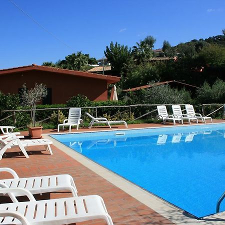 Agriturismo Ruralia Санта-Доменика Экстерьер фото