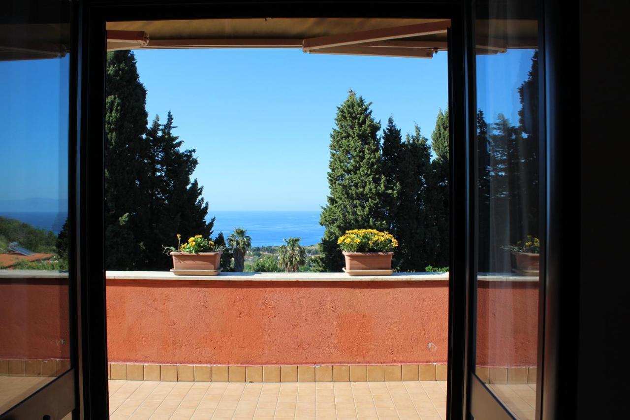 Agriturismo Ruralia Санта-Доменика Экстерьер фото
