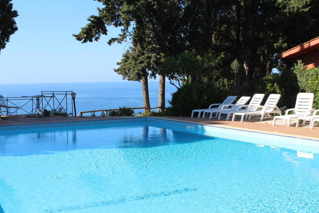 Agriturismo Ruralia Санта-Доменика Экстерьер фото