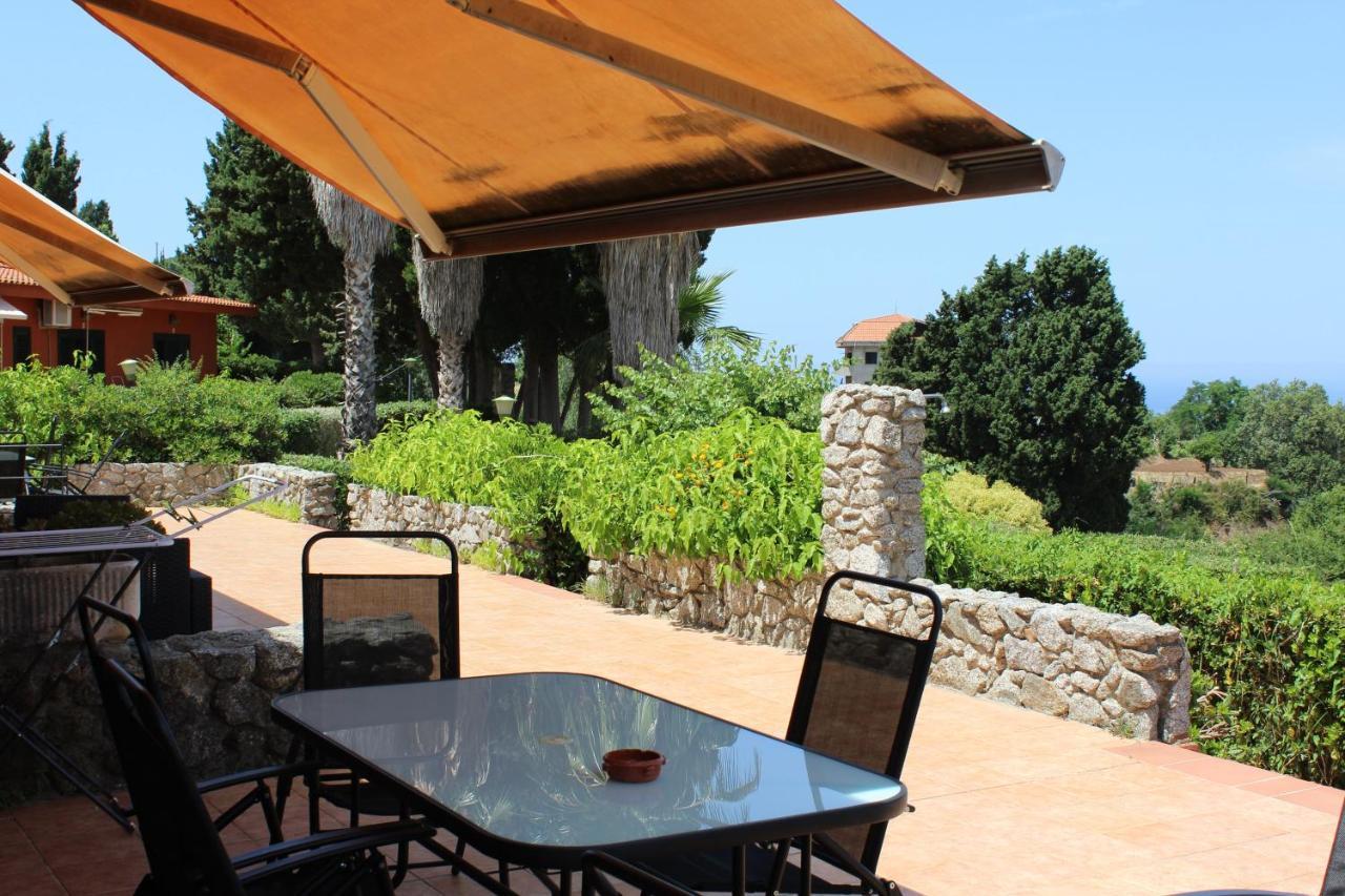 Agriturismo Ruralia Санта-Доменика Экстерьер фото