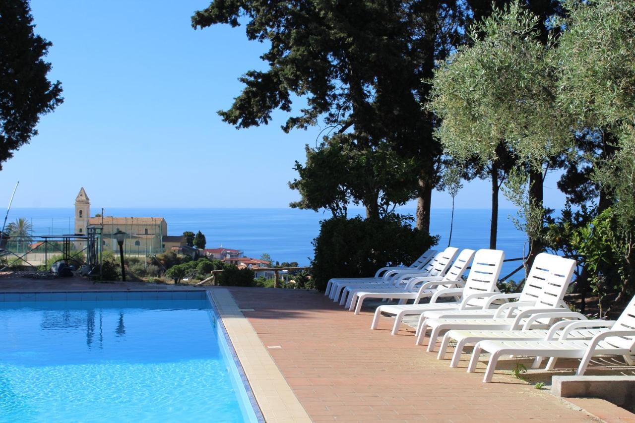 Agriturismo Ruralia Санта-Доменика Экстерьер фото