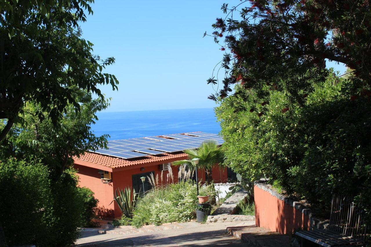 Agriturismo Ruralia Санта-Доменика Экстерьер фото