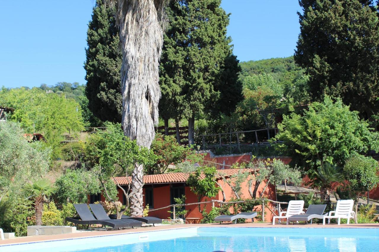 Agriturismo Ruralia Санта-Доменика Экстерьер фото