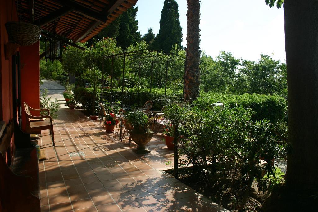 Agriturismo Ruralia Санта-Доменика Экстерьер фото