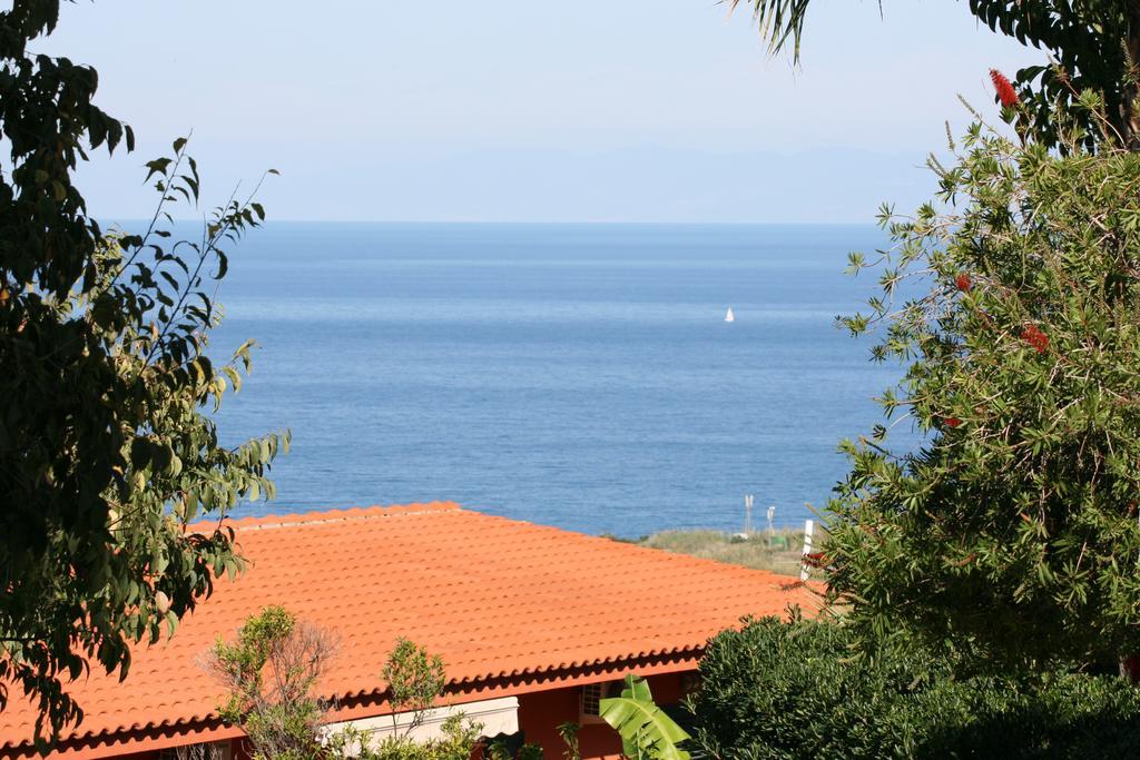 Agriturismo Ruralia Санта-Доменика Экстерьер фото