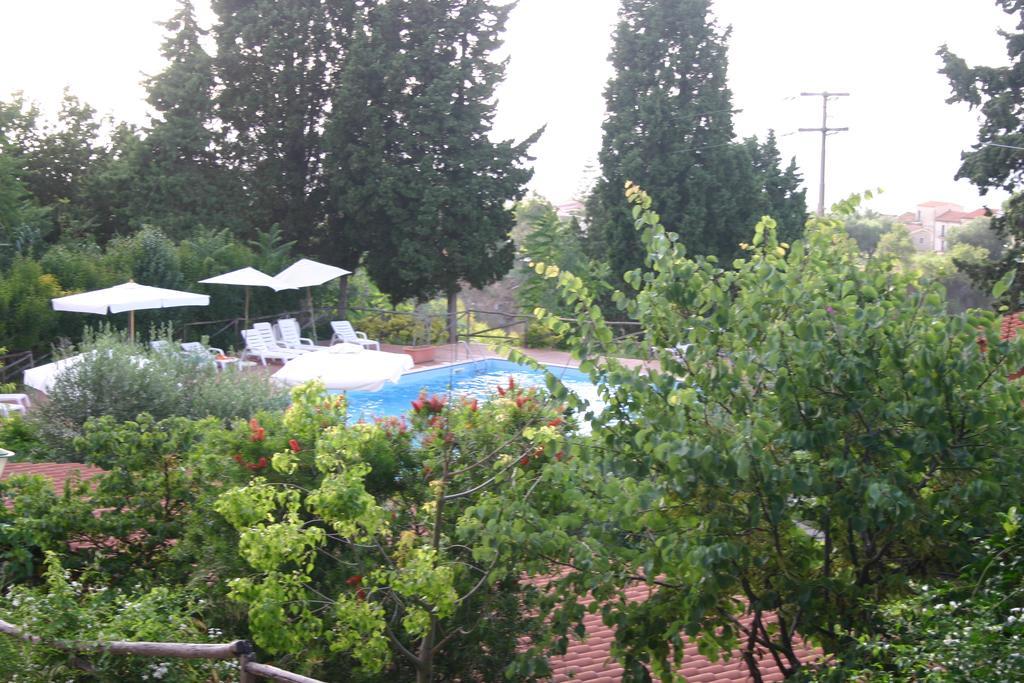 Agriturismo Ruralia Санта-Доменика Экстерьер фото