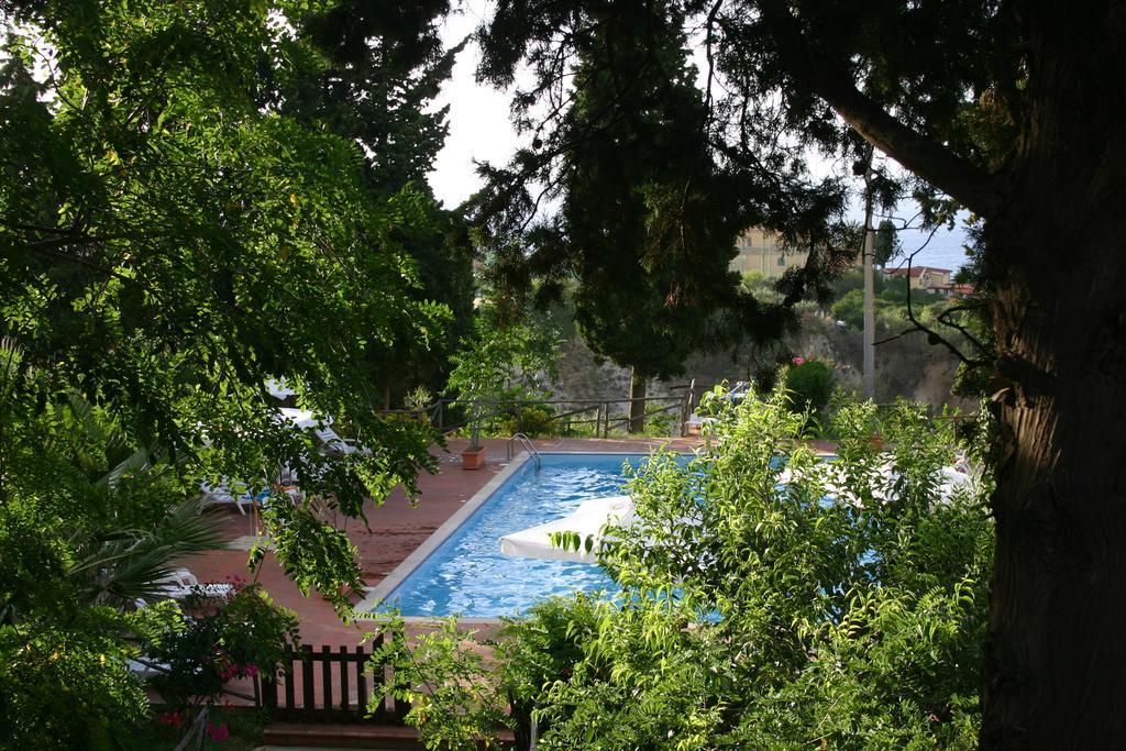 Agriturismo Ruralia Санта-Доменика Экстерьер фото