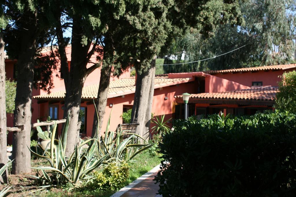 Agriturismo Ruralia Санта-Доменика Экстерьер фото