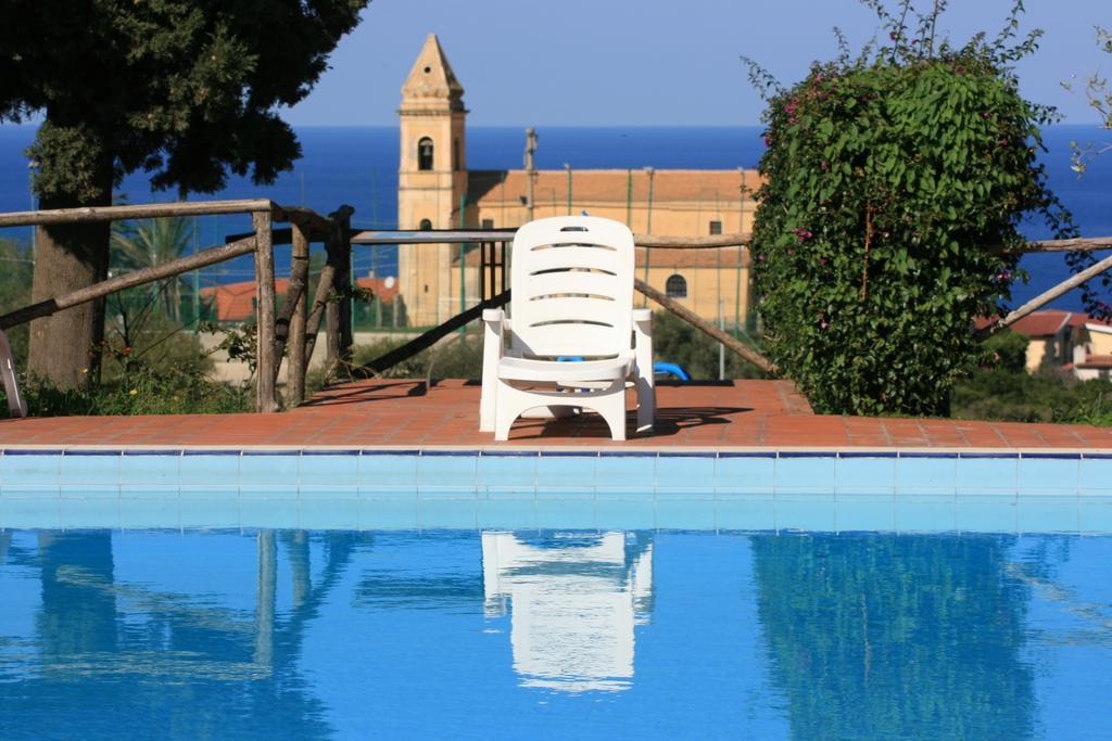 Agriturismo Ruralia Санта-Доменика Экстерьер фото