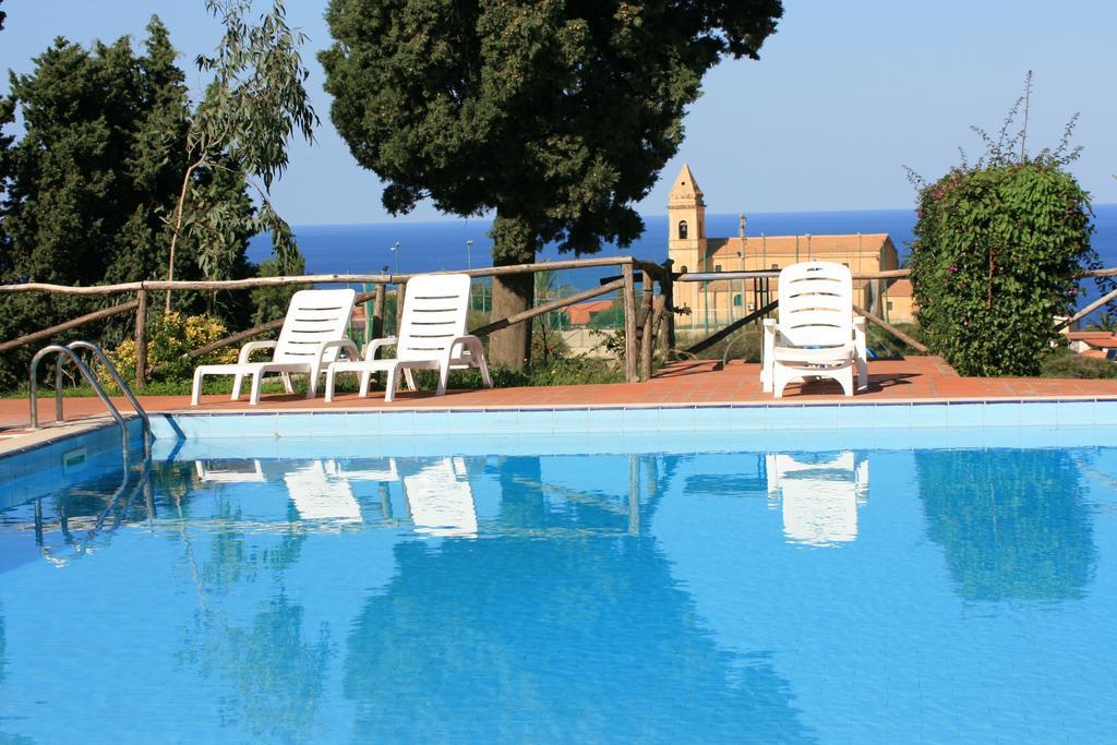 Agriturismo Ruralia Санта-Доменика Экстерьер фото